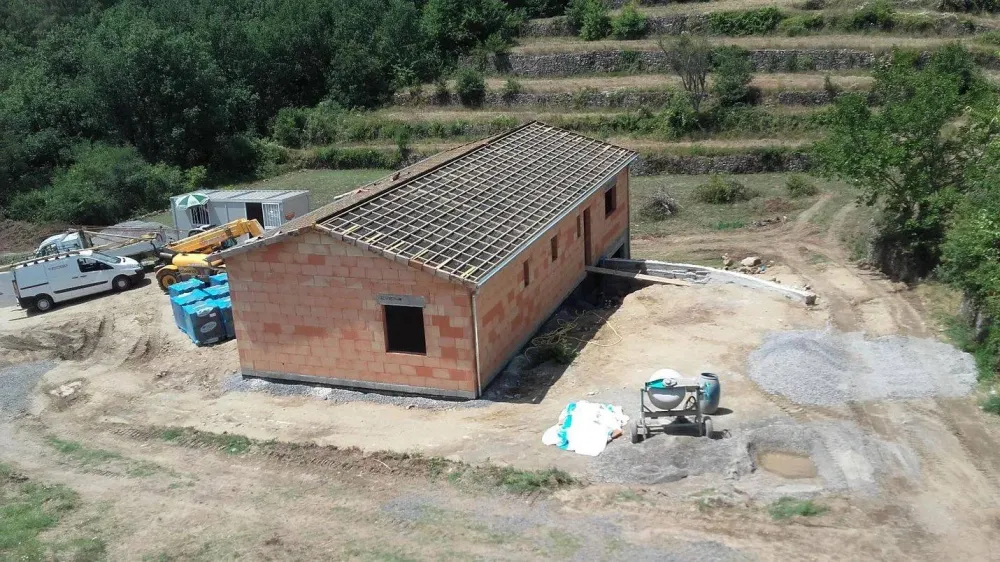 Aristide De Sousa BTP spécialiste des travaux de maconnerie, couverture et terrassement (13)webp